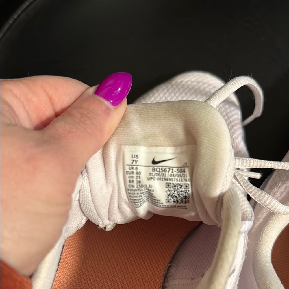 Nike Cream and Orange Sneakers with React Foam - Picture 6 of 6